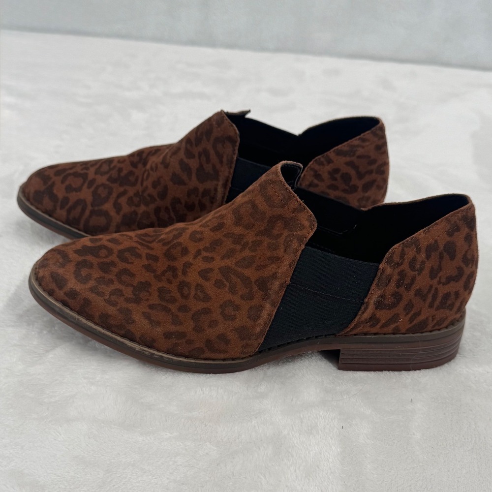Clarks Women's Camzin Step Booties Leopard Print Leather Woman's 7.5W OrthoLite